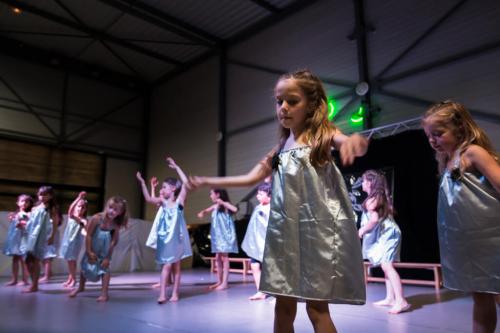 11_Léger_comme_une_plume_Danse_initiation_03