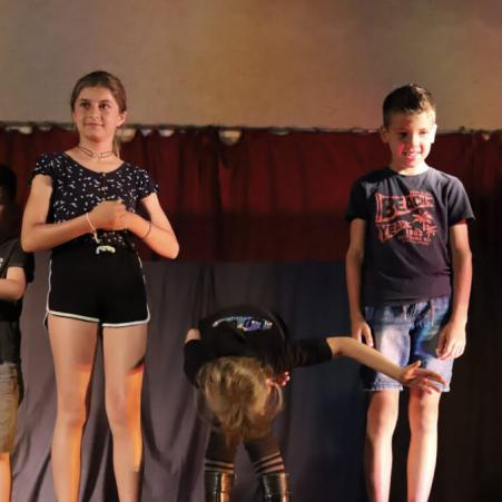 Spectacle juillet 2021-038-Les groupes enfants: scénettes