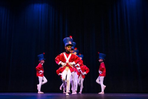 51-Plenitude Danse Les-petits-soldats-de-plomb Classique-debuts-techniques